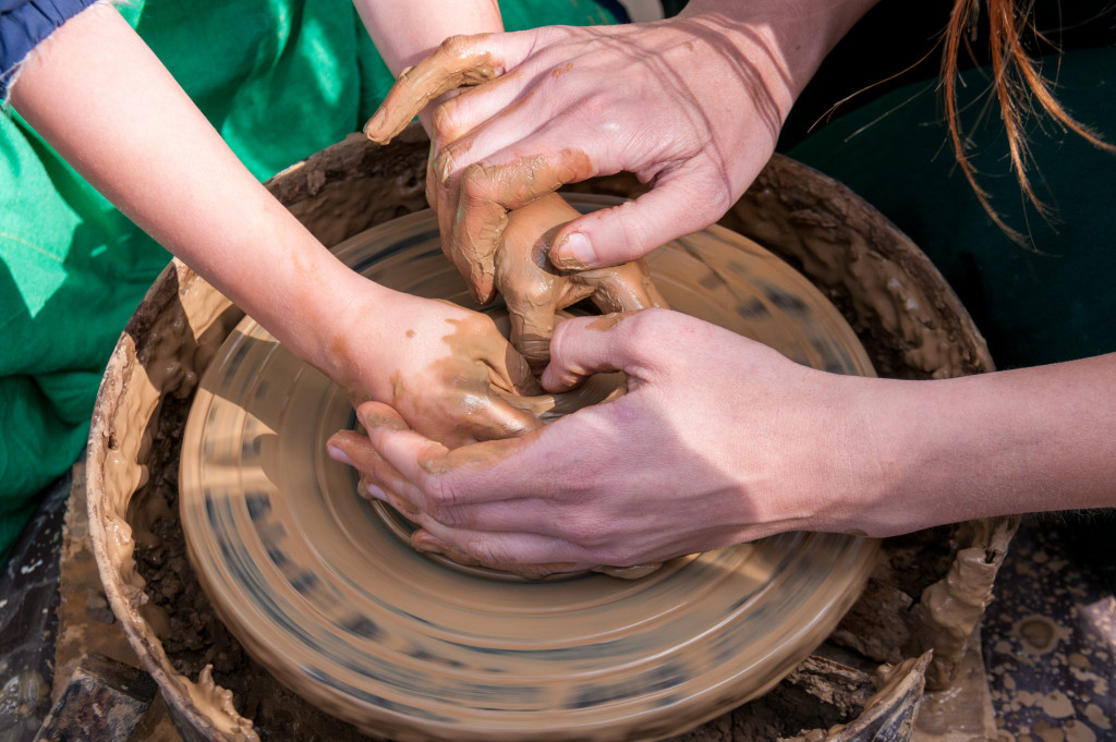 sculpting pottery