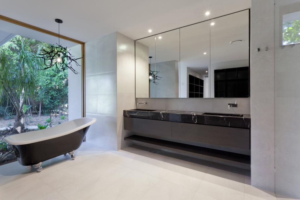 An image of a wide luxury bathroom