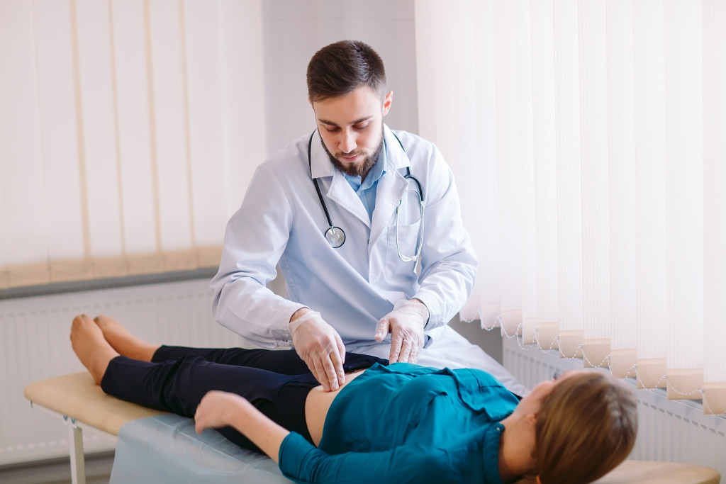 patient on bed for checkup